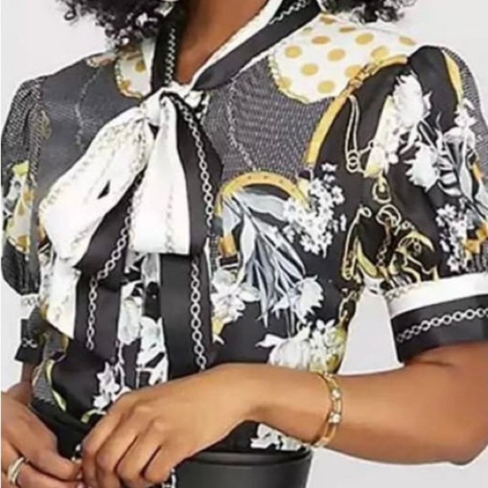 Short sleeve blouse